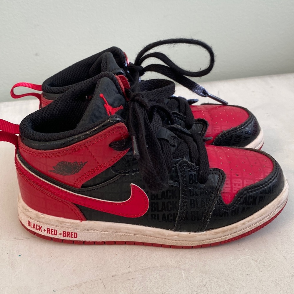 Nike Jordan DM9649-001 black- red kids shoes